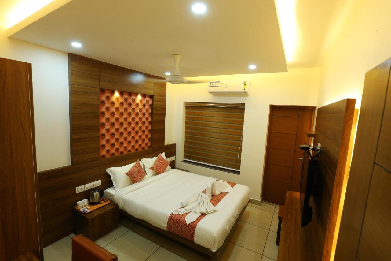 Ahlan Luxury Rooms Kochi 外观 照片