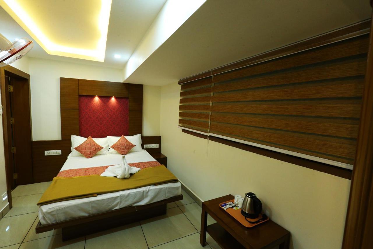 Ahlan Luxury Rooms Kochi 外观 照片